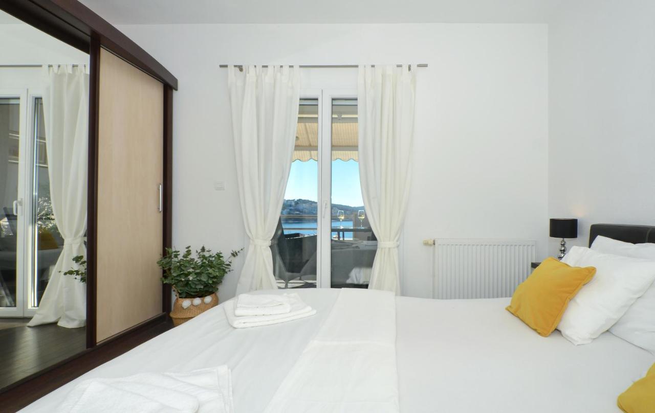Copacabana Beach Apartments โตรกีร์ ภายนอก รูปภาพ