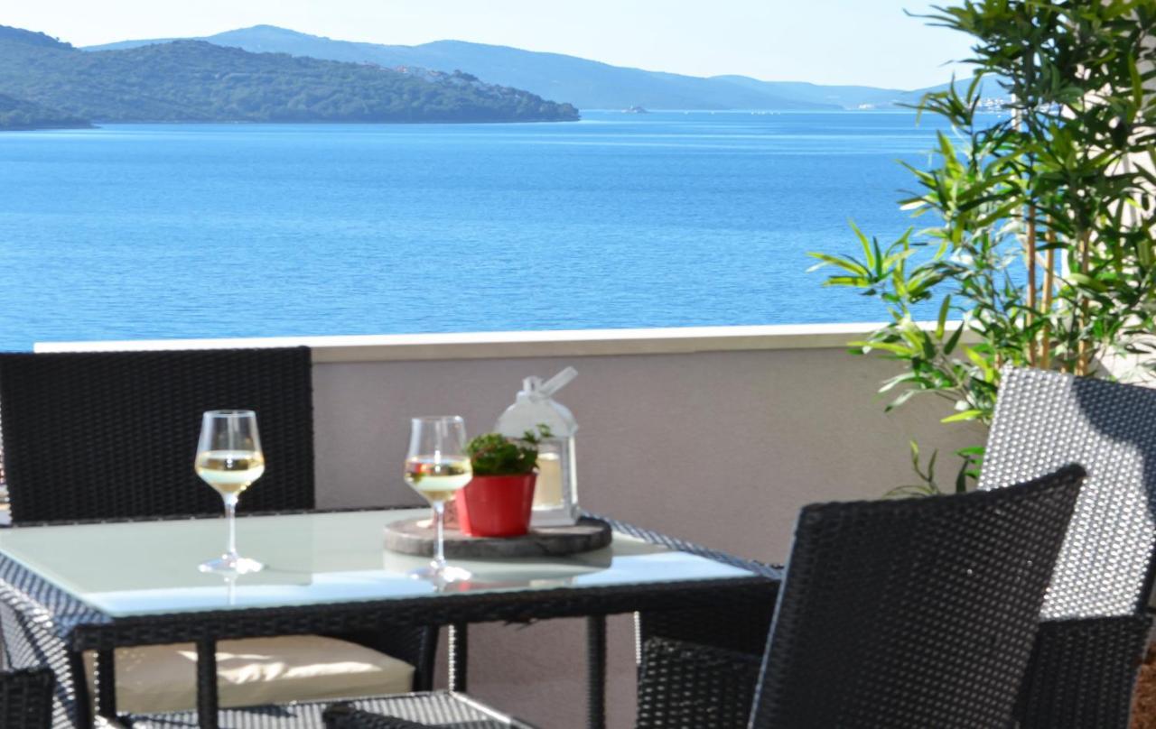 Copacabana Beach Apartments โตรกีร์ ภายนอก รูปภาพ